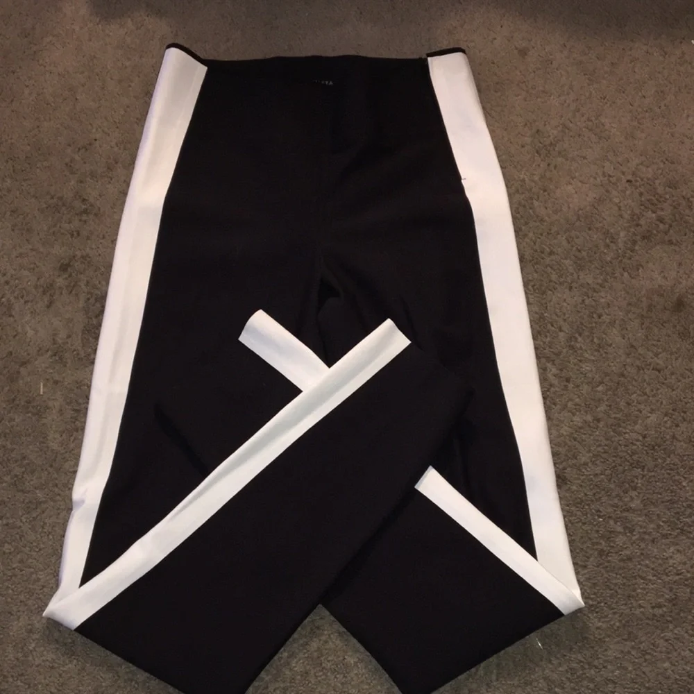 Athleta Interstellar Tight Colorblock Black w white Stripe